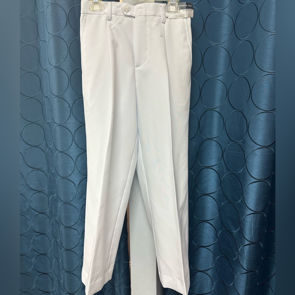 Boys Hart Schaffner Marx white polyester pleated pants. Size 7